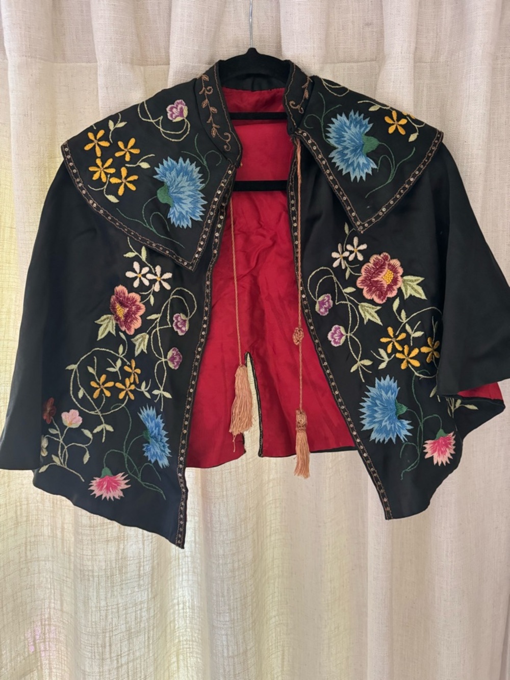 Vintage, rare embroidered Spanish floral cape